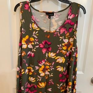 NWOT - never worn - floral tank